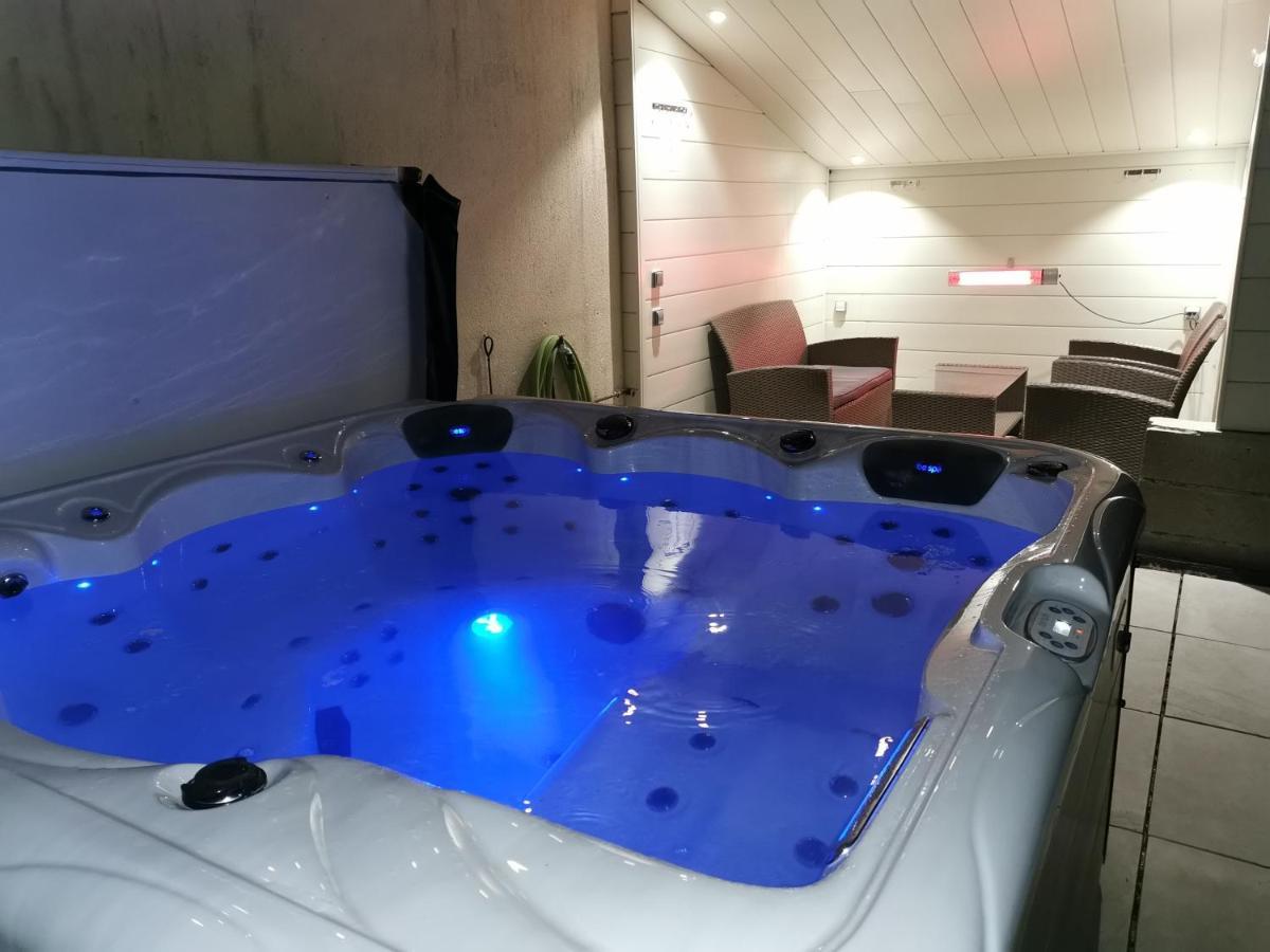 O Rethel Jacuzzi, Gite Ardennes Kültér fotó